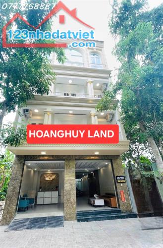 Bán khách sạn gần Khu đô thị Phú Mỹ Hưng Quận 7 - 5 tầng 34 phòng