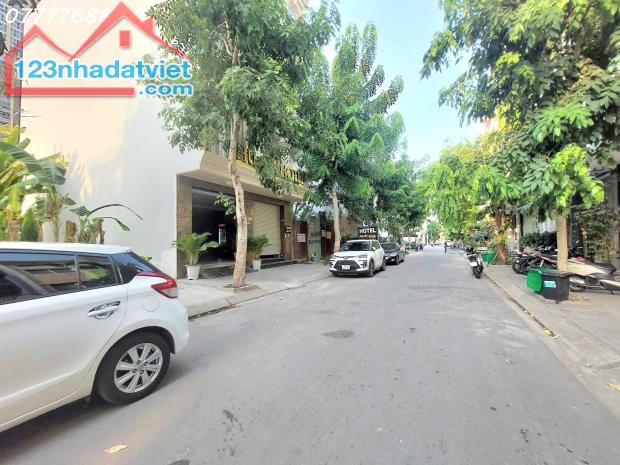 Bán khách sạn gần Khu đô thị Phú Mỹ Hưng Quận 7 - 5 tầng 34 phòng - 1