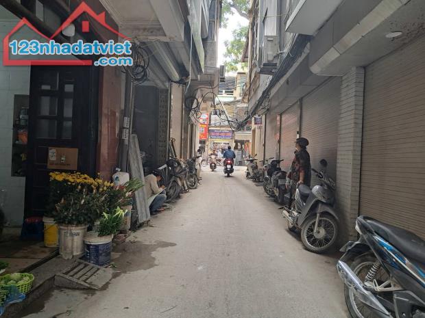 Bán Nhà Đê La Thành. Ba Đình. Ô Tô. DT 128m2. MT 6m. 4 Tầng. Giá 27 Tỷ. - 2