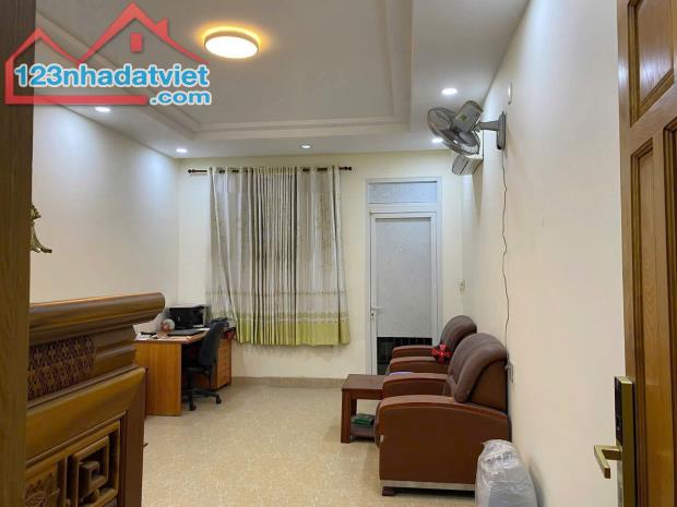 Bán nhà 65m2, 4 tầng, 3PN, 4WC, Linh Trung, Thủ Đức - 5.99 tỷ - 2