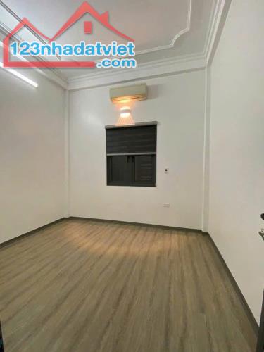 HIẾM- Nguyễn Văn Huyên- 42m x 5T- dân xây- lô góc- gần ô tô- nhỉnh 8 tỷ - 3