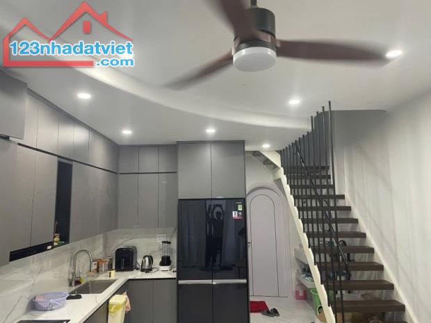 Bán nhà 56m², 2 tầng, 3PN, 3WC, Q.9, 4.69  tỷ, sổ hồng