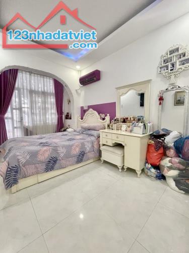 MẶT TIỀN P4 QUẬN 8 - NGAY CHỢ PHẠM THẾ HIỆN - NHÀ 3 TẦNG BTCT 52M2 NỞ HẬU - 7 TỶ HƠN - 2