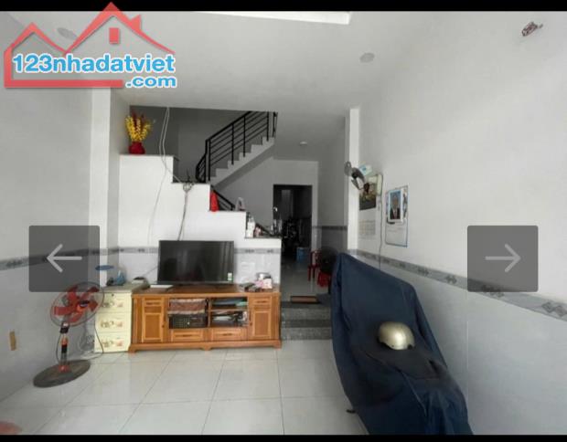 Nhà mới Âu Dương Lân, P.3, Q.8, DT: 3.7 X 16m, hai tầng, giá 6 tỷ 5.