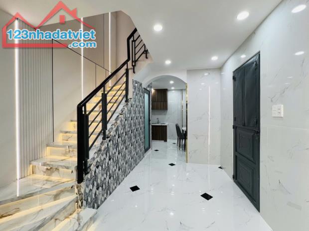 NHÀ MỚI ĐẸP DỌN VÔ Ở LIỀN 4 TẦNG BTCT - HXH - LÊ VĂN Sỹ - PHÚ NHUẬN- P.11 - 40 M2 -6,8TỶ - 2
