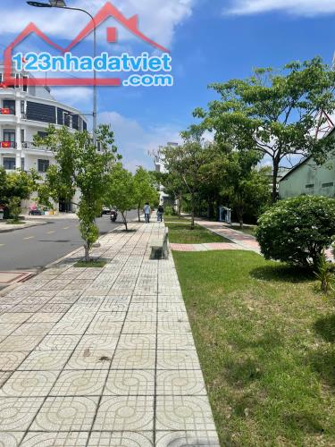 Bán đất 3395m2 full thổ cư giá 115 tỷ Đường 12m Võ Thị Liễu