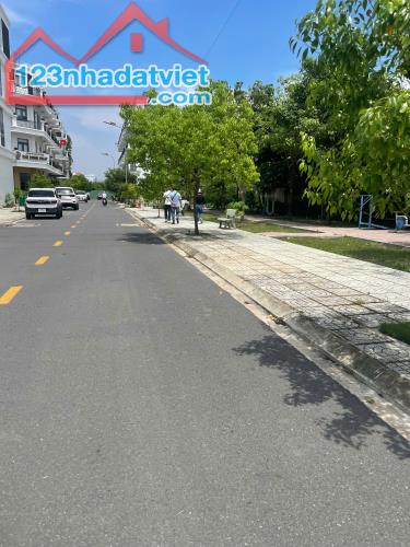 Bán đất 3395m2 full thổ cư giá 115 tỷ Đường 12m Võ Thị Liễu - 1