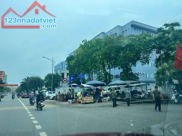 🏡 BÁN ĐÁT TẶNG  NHÀ CẤP 4 VỊ TRÍ KINH DOANH