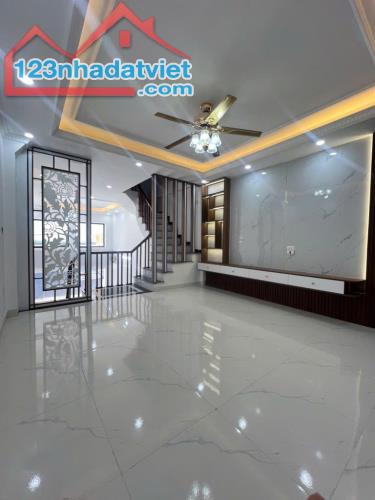Bán Nhà Vĩnh Ninh, Vĩnh Quỳnh, Thanh Trì, S:55m²*5T,full công năng,full nội thất, 6,8 tỉ. - 3