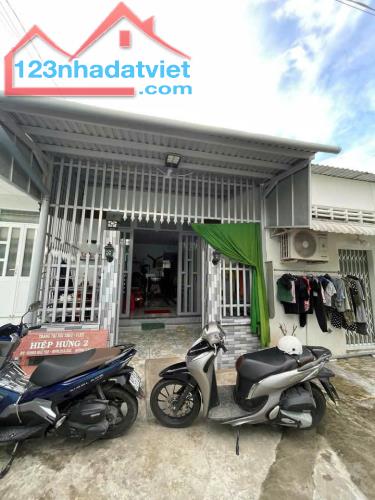 Gấp gấp chú em cần bán nhà 111m2 ngay trung tâm Hóc Môn mà giá chỉ 850 triệu