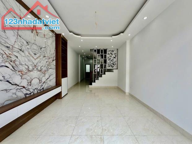 💥 SIÊU PHẨM NGAY PHỐ PHỤNG CHÂU - 40m2 - OTO VÒNG QUANH. CÁCH LÊ VĂN LƯƠNG 700m 🚗 - 1