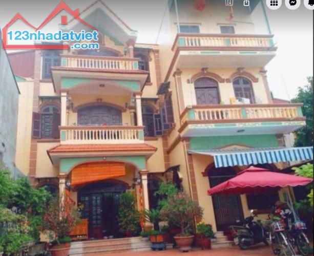 Nhà đẹp dân xây 40m2 x 3 tầng ,sẳn về ở, khu Bắc Biên, Ngọc Thụy. Ngõ nông, 2 xe máy trán