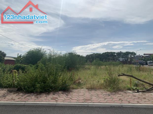 Giá 11 tỷ - 90m2 đấu giá làng Cam Cổ Bi đường 13m vỉa hè, giá đầu tư định cư được