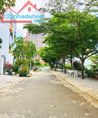 SIÊU HOT! Lô đất 5x18m view sông Đường số Phạm Hữu Lầu, Quận 7 - 2