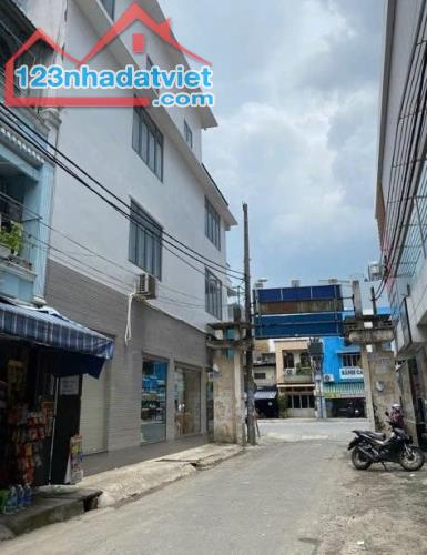 HẺM XE TẢI QUAY ĐẦU, sát MẶT TIỀN Hàng Xanh, DTSD 55m2 3PN, chỉ 5.x tỷ