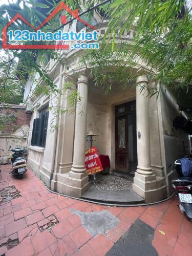 Mặt phố Trần Quốc Toản - Biệt thự sân vườn - Vỉa hè - Kinh doanh - Sổ đỏ chính chủ.
