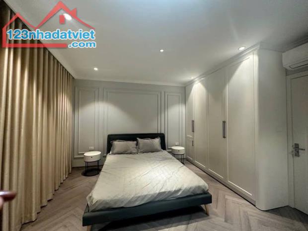 GIẢM GIÁ BÁN GẤP-NHÀ HOA LÂM- Ô TÔ VÀO NHÀ - THANG MÁY ĐẸP -NHÀ MỚI KÍNH KOONG-FULL NỘI TH - 1