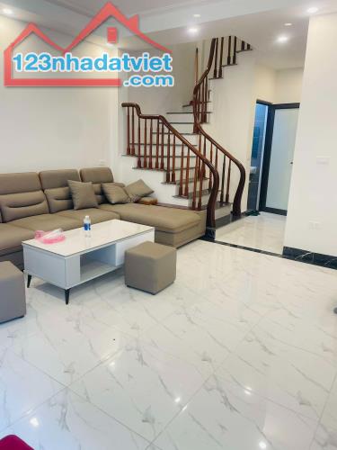 Bán nhà Giang Biên Long Biên 43m 6 tầng thang máy ô tô đỗ cổng 8,48 tỷ - 1