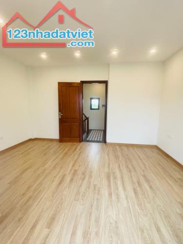 Bán nhà Giang Biên Long Biên 43m 6 tầng thang máy ô tô đỗ cổng 8,48 tỷ - 3