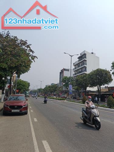 Bán nhà 2 tầng, mặt tiền kinh doanh đường 2/9, Đà Nẵng, đang cho thuê
