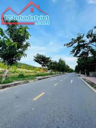 Đất trung tâm phường Xuân Hòa view đồi thoáng mát – Mặt đường lớn, gần 150m² - 2
