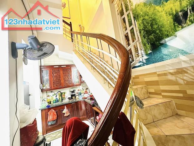 Nhà đẹp Chính Kinh,2 nhà ra phố,gần vành đai 2.5, 44m 3 tầng 6m mặt,Giá 10.6 tỷ.0796193699 - 1