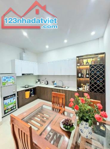 SIÊU PHẨM - BÁN NHÀ ĐẸP NGUYỄN VĂN CỪ LONG BIÊN, Ô TÔ VÀO NHÀ, GẦN PHỐ, GIÁ MỀM - 1