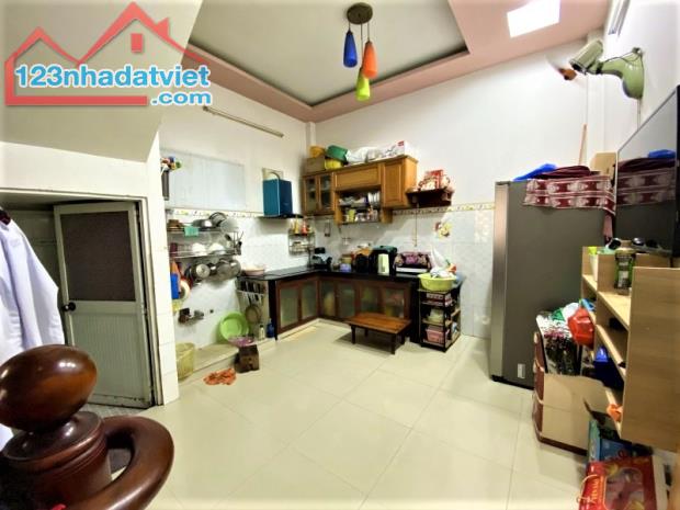 HƠN 5 TỶ NHÀ TÂN BÌNH HẺM Ô TÔ 7 CHỖ - 1/ SÁT MẶT TIỀN ĐƯỜNG LỚN - DT 46M2 XÂY 4 TẦNG 4PN - 1