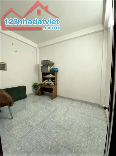 HƠN 5 TỶ NHÀ TÂN BÌNH HẺM Ô TÔ 7 CHỖ - 1/ SÁT MẶT TIỀN ĐƯỜNG LỚN - DT 46M2 XÂY 4 TẦNG 4PN - 3