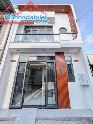 NHÀ VỪA HOÀN THIỆN CÓ THỂ VÀO Ở LIỀN
