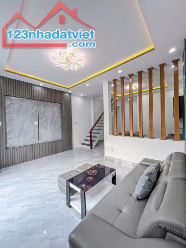 NHÀ VỪA HOÀN THIỆN CÓ THỂ VÀO Ở LIỀN - 1