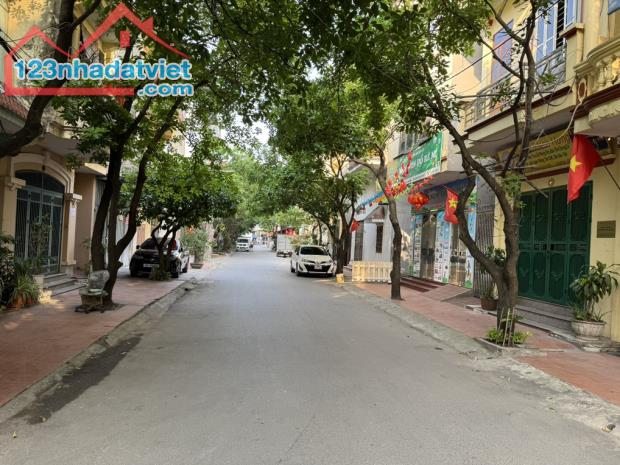 NHÀ PHÂN LÔ- Ô TÔ TRÁNH ĐỖ NGỦ T1, KINH DOANH ĐỈNH- ngay NGÃ 5 HÀ TRÌ 36m-9.x tỷ