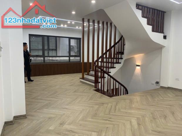 Bán nhà ngõ Hòa Bình Đống Đa, DT 28m.Giá 6,2 tỷ