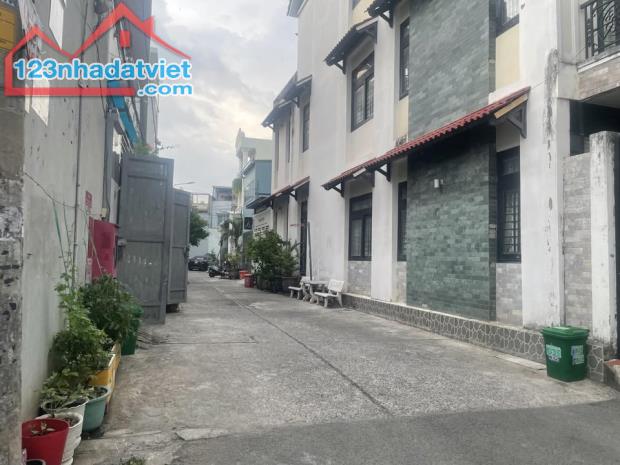Bán Đất Phố Phúc Hoa - 242m2 x MT 17.5m Lô góc - Ngõ thông 2 oto tránh - Sổ đỏ vuông vắn - 1
