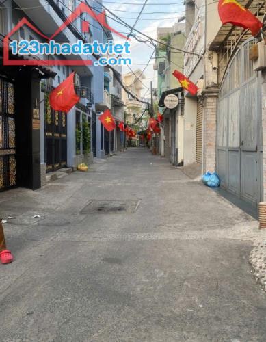 BÁN NHÀ 3 TẦNG TRẦN XUÂN SOẠN, Q7 – XE HƠI ĐỖ CỬA – GIÁ CHỈ 8.X TỶ, LH 0938827657 MS TUYỀN