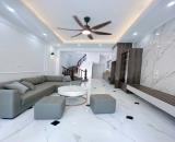 Bán nhanh nhà Ngọc Thụy, Long Biên 50m2, 5 tầng, 3.9m mặt tiền, VF3 đỗ cửa chỉ hơn 8 tỷ