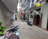 Nhà 5 tầng  Thang máy xịn  View hồ – phân lô cán bộ Tam Trinh  Giá 12.8 tỷ
MỘT KHOẢNG