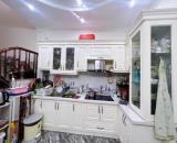 Bán nhà ngõ 250 Tân Mai, 40m2 x 5 tầng, gần ô tô, 180tr/m2