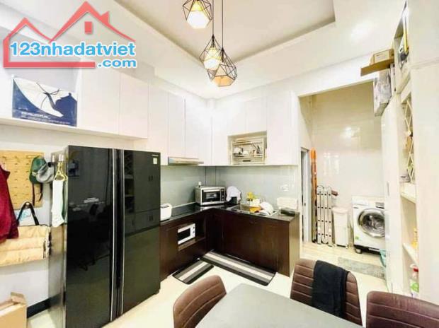 NHÀ HOA HẬU - KHU VIP - TRUNG TÂM Q8 - 50M2 VUÔNG VẮN - 6.6 TỶ K TL - 3