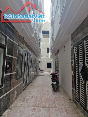 BIÊN GIANG – HÀ ĐÔNG | 32M2 – NGÕ THÔNG – NHÀ ĐẸP GIÁ CHỈ DƯỚI 4 TỶ!