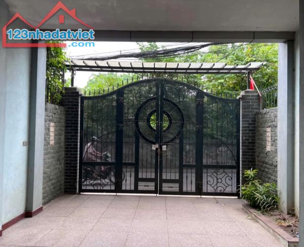 Cho thuê nhà Nc Ngõ 264 Ngọc Thụy 4tầng,90m2,đủ đồ,5pn ,20tr/th - 4