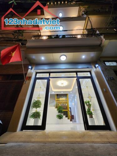 Siêu phẩm Thái Hà, ô tô vào nhà, mới koong, full nội thất, 3 bước ra phố, 2 thoáng