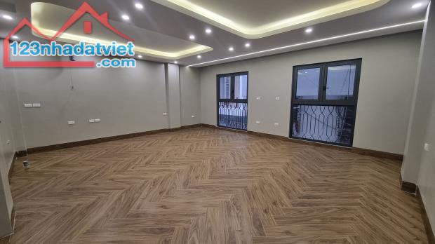 Cho thuê liền kề A10 thông sàn thang máy mặt phố Nguyễn Xuân Nham, Cầu Giấy. 100m X 4,5t, - 2