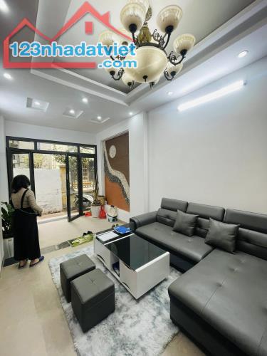 Chính Chủ Cần Bán Nhà Bùi Xương Trạch-31m2x4T,MT:4.2m-Chỉ 6.5 tỷ-100m ra mặt phố. - 1