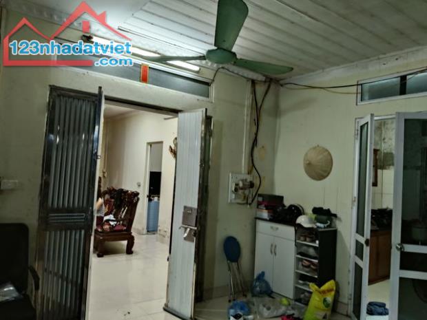Bán gấp nhà C4 200m2, mặt tiền 10m Xuân Đỉnh ô tô tránh, gần Đại Sứ Quán Hàn Quốc giá 3,tỷ - 1