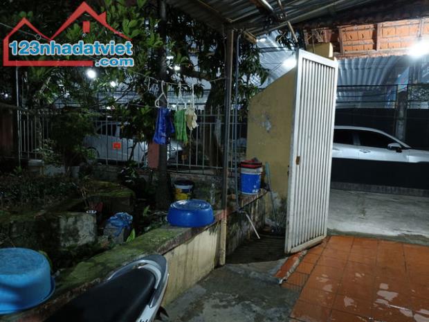 Bán gấp nhà C4 200m2, mặt tiền 10m Xuân Đỉnh ô tô tránh, gần Đại Sứ Quán Hàn Quốc giá 3,tỷ - 3