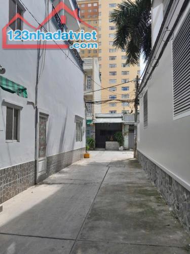 BÁN NHÀ LẦU ĐÚC, 2 Mặt Tiền Hẻm (trước- sau), xe hơi tới nhà, Gần Ngã 4 Bốn Xã - 5