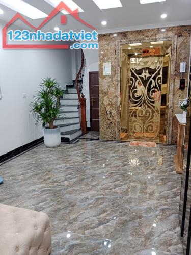 Nhà Đẹp, Thang Máy Võ Thị Sáu, Hai Bà Trưng 40m, 7 tầng, mt 4m, giá 17.8 tỷ.