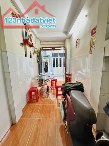 HIẾM NHÀ BÁN Phú Nhuận, 3 Tầng 4PN, DTSD 60m2, chỉ 3.5 tỷ.