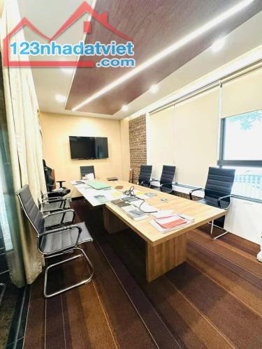 Cần bán nhà mặt đường lớn Yên Xá, Tân Triều, Lô góc 176m2, 5 Tầng - 2